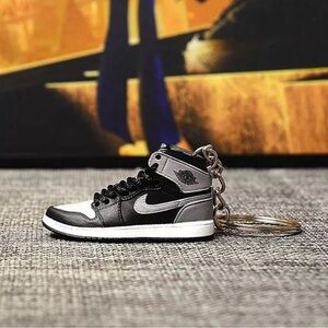 New Retro High OG「Shadow」" Pair of 3D Sneaker Keychain